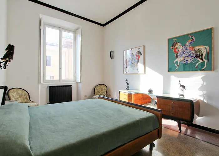 Tibullo ,classico Ed Elegante Apartment