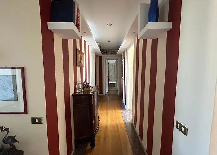 Tibullo ,classico Ed Elegante Apartment *