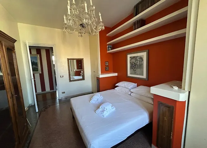 Tibullo ,classico Ed Elegante